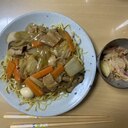 あんかけやきそば　（副菜に梅肉和えを添えて）